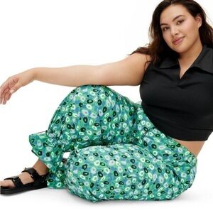 DVF X Target Women’s Utility Jazz Dot Green Cargo Pants NWT